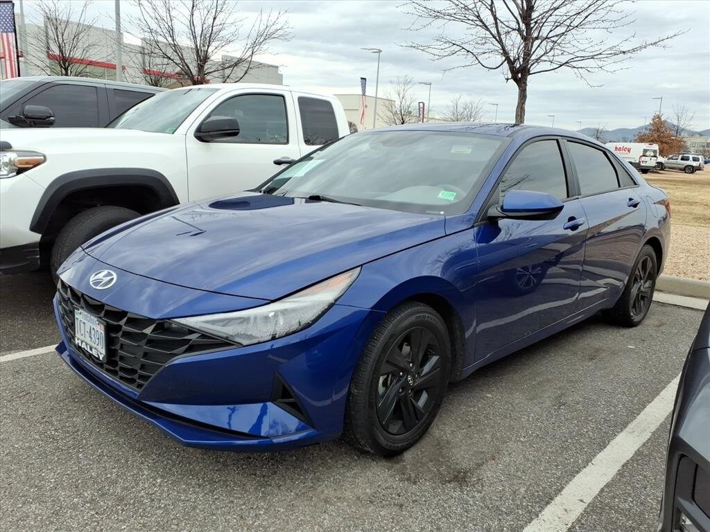 Used 2023 Hyundai Elantra SEL Sedan