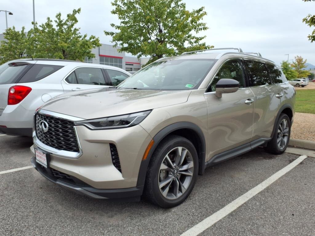2022 Infiniti QX60 Luxe AWD photo 4