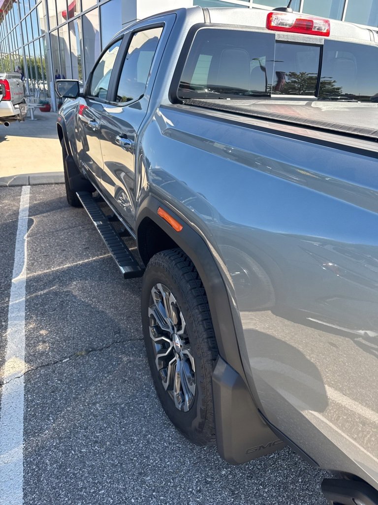 2024 Gmc Canyon Denali photo 2
