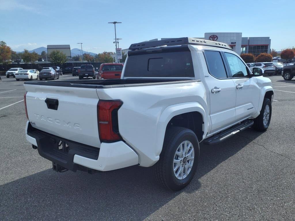 2024 Toyota Tacoma SR5 photo 3
