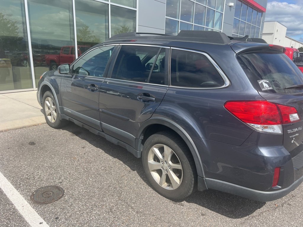 2014 Subaru Outback 2.5i Limited photo 2