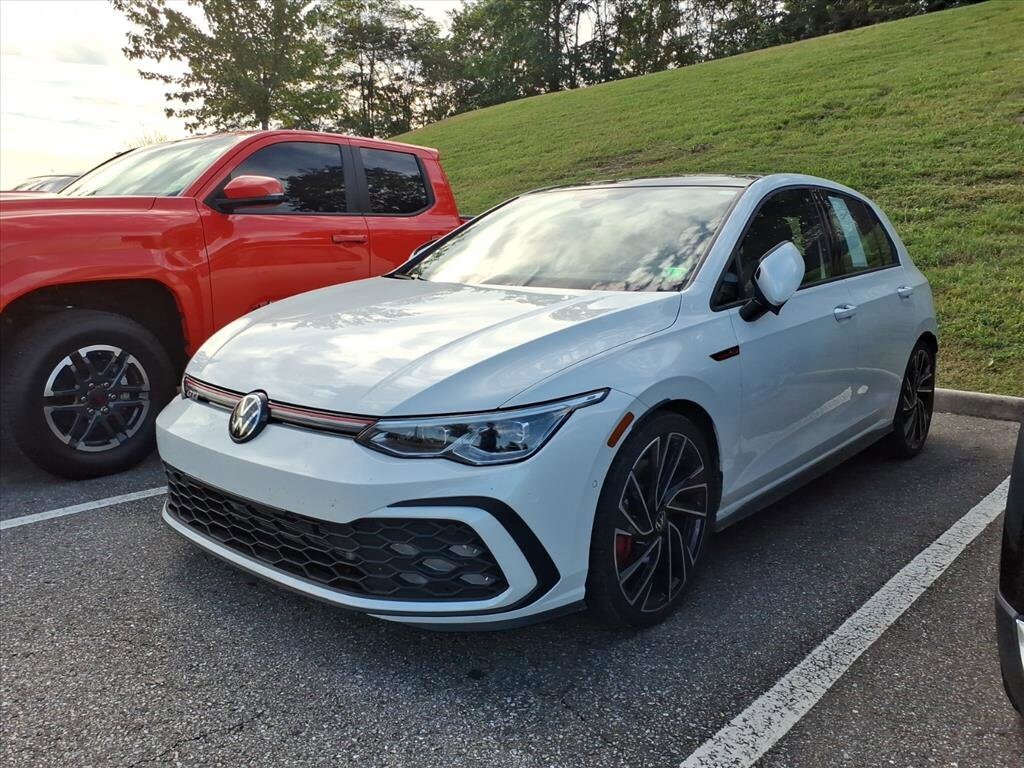 2024 Volkswagen Golf GTI Autobahn photo 4