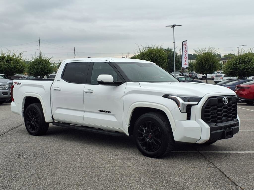 2024 Toyota Tundra SR5 CrewMax photo 2
