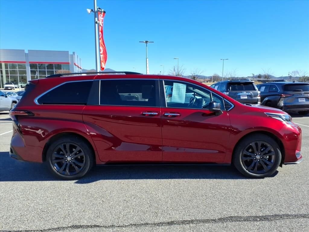 Used 2022 Toyota Sienna XSE Van Passenger Van