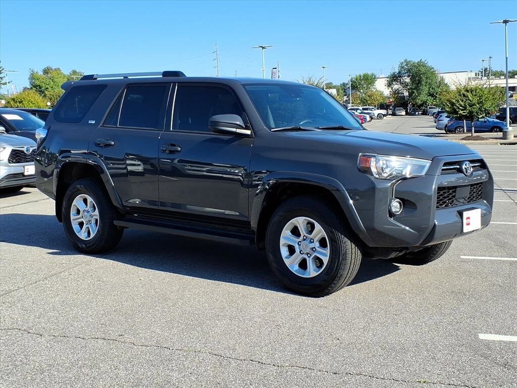 2024 Toyota 4Runner SR5 4WD photo 2