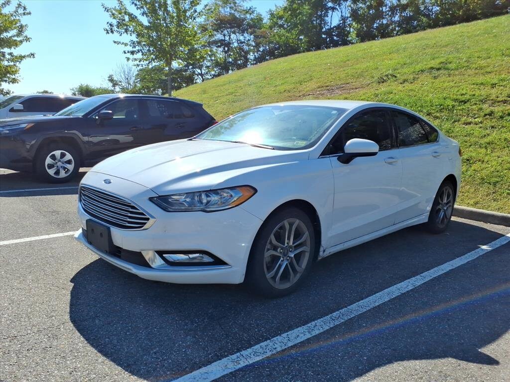 2017 Ford Fusion SE photo 4