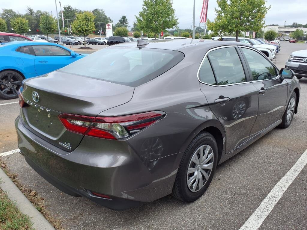2021 Toyota Camry Hybrid LE photo 2