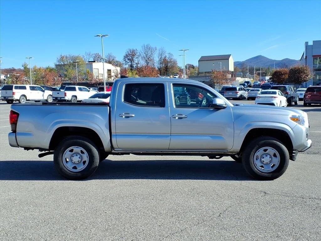 2023 Toyota Tacoma SR V6 photo 3