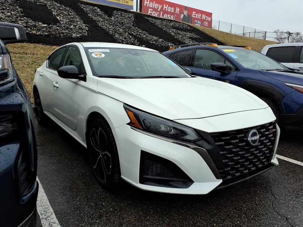Used 2025 Nissan Altima SR Sedan