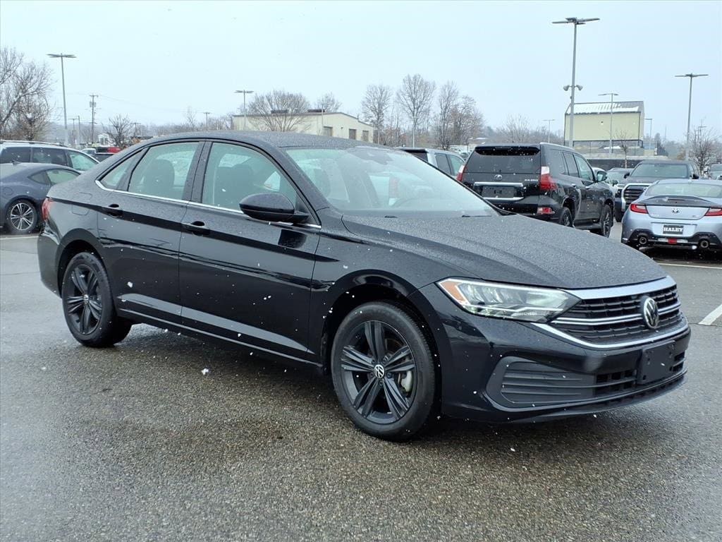 Used 2023 Volkswagen Jetta SE Sedan