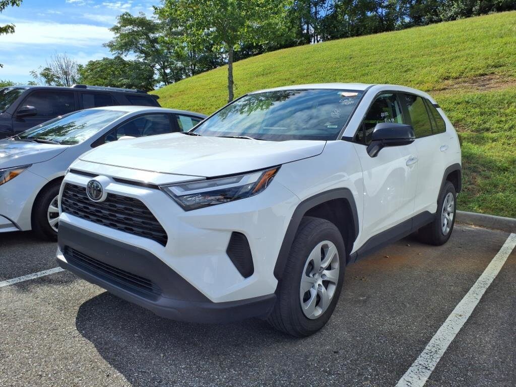 2024 Toyota RAV4 LE photo 2