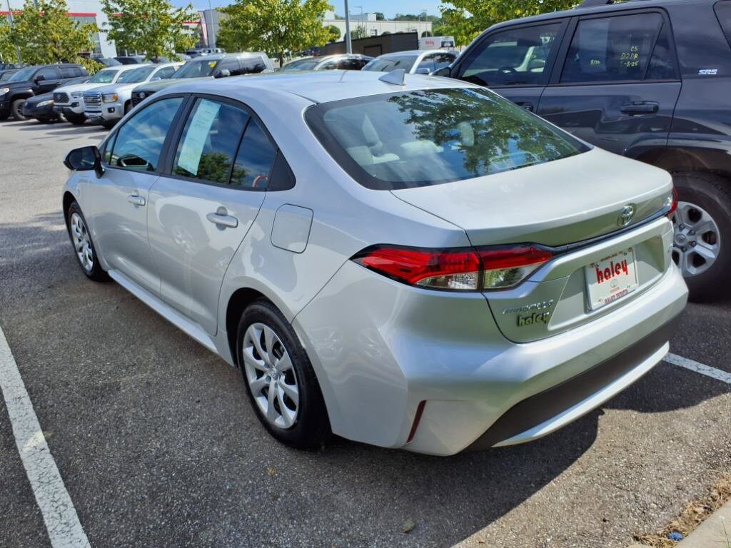 2020 Toyota Corolla LE photo 3