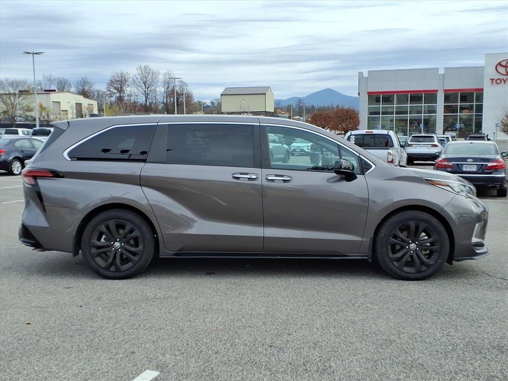 Certified 2022 Toyota Sienna XSE Van Passenger Van