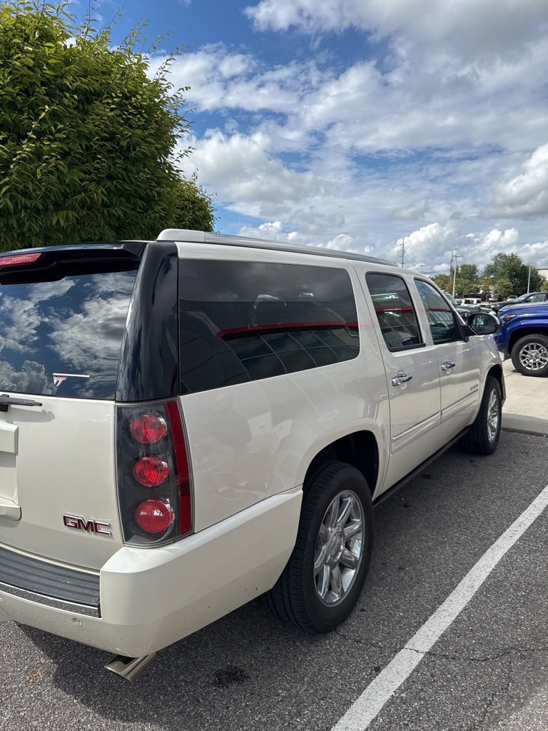2012 Gmc Yukon XL Denali photo 3