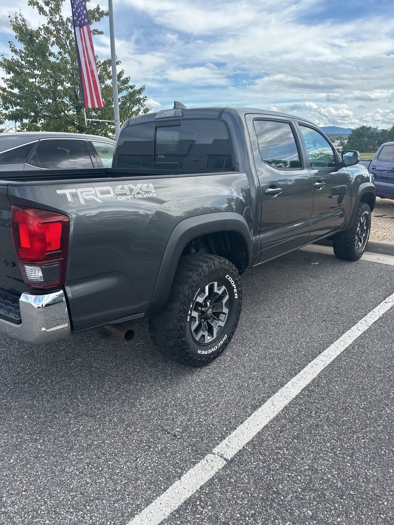 2019 Toyota Tacoma TRD Double Cab photo 3