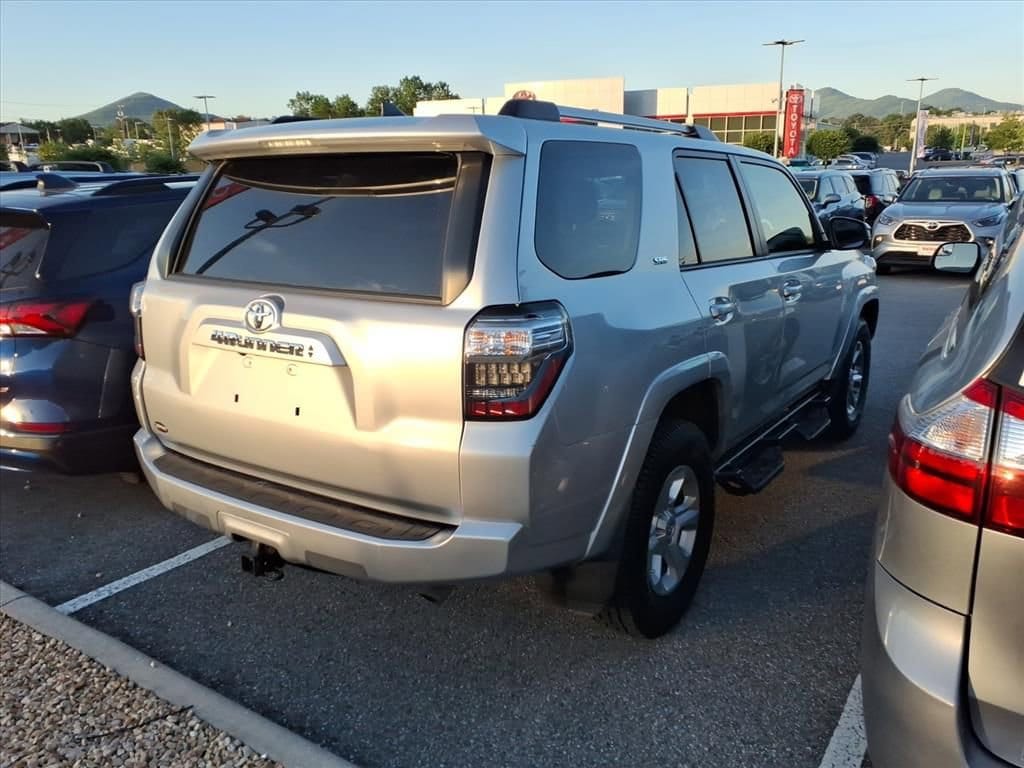 2023 Toyota 4Runner SR5 - Photo 2