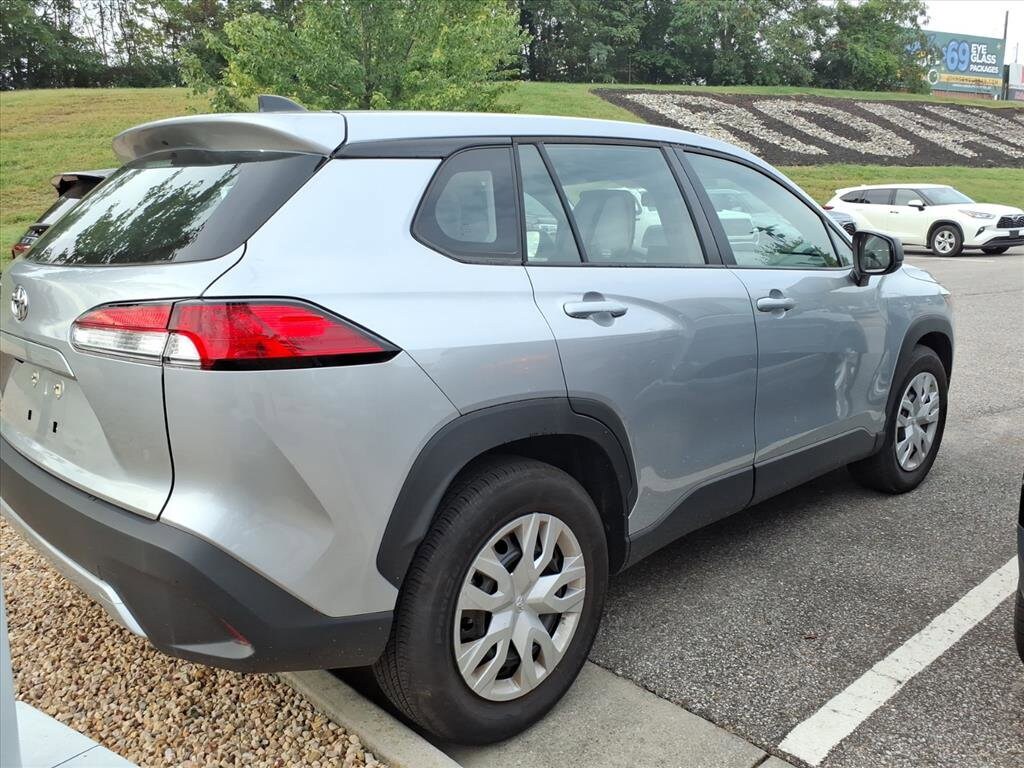 2024 Toyota Corolla Cross L photo 2