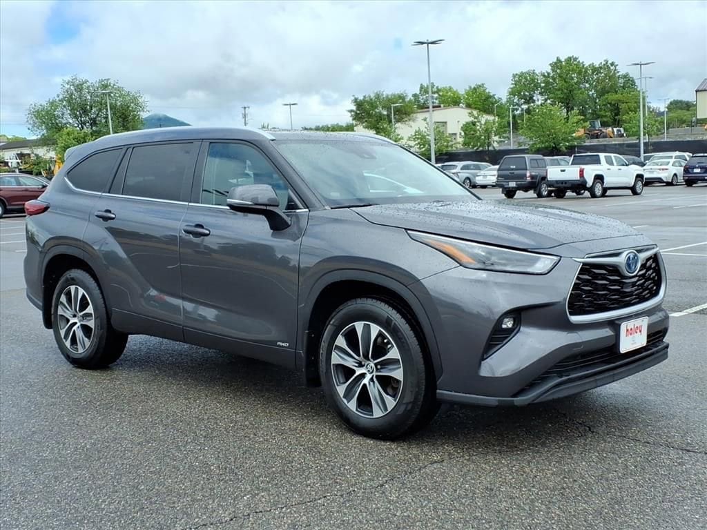 Used 2023 Toyota Highlander Hybrid XLE SUV
