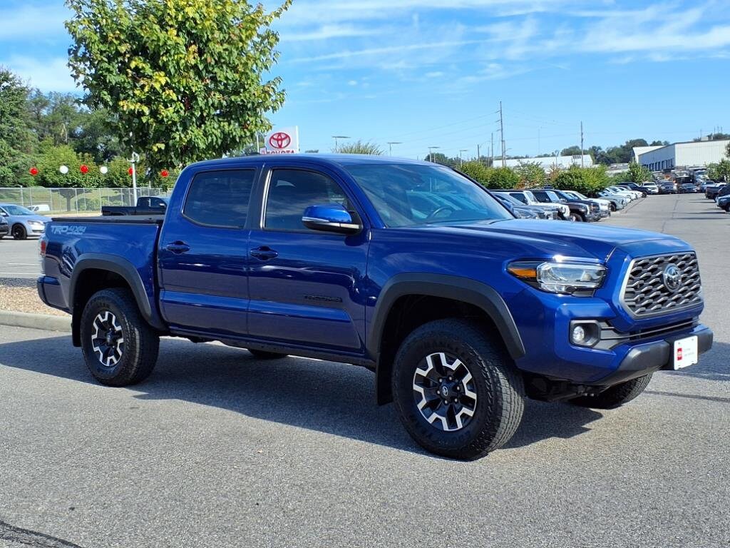 2023 Toyota Tacoma TRD Double Cab V6 photo 2