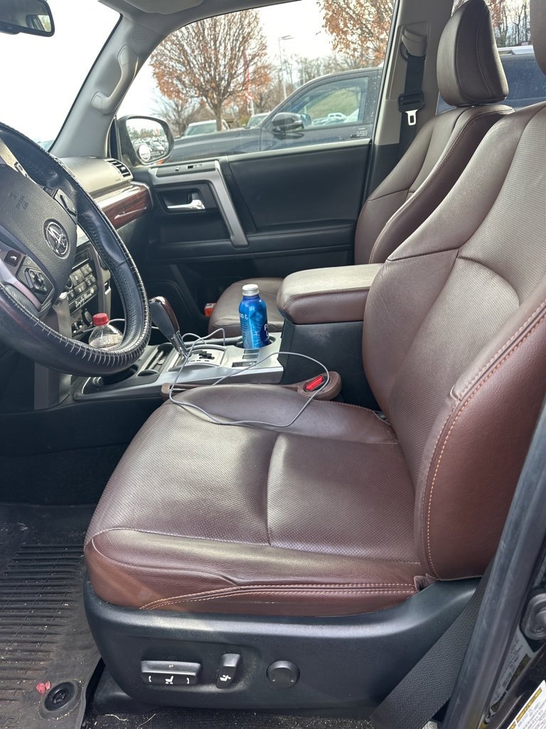 2023 Toyota 4Runner Limited photo 2