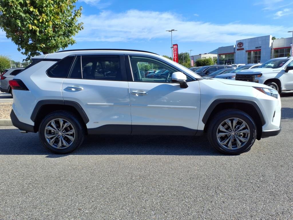 2024 Toyota RAV4 Hybrid Limited photo 3