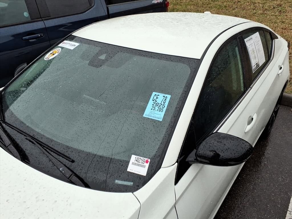 Used 2025 Nissan Altima SR Sedan