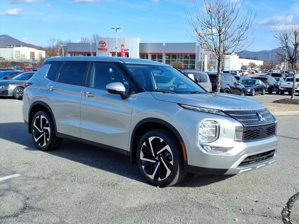 Used 2023 Mitsubishi Outlander SE Special Edition SUV
