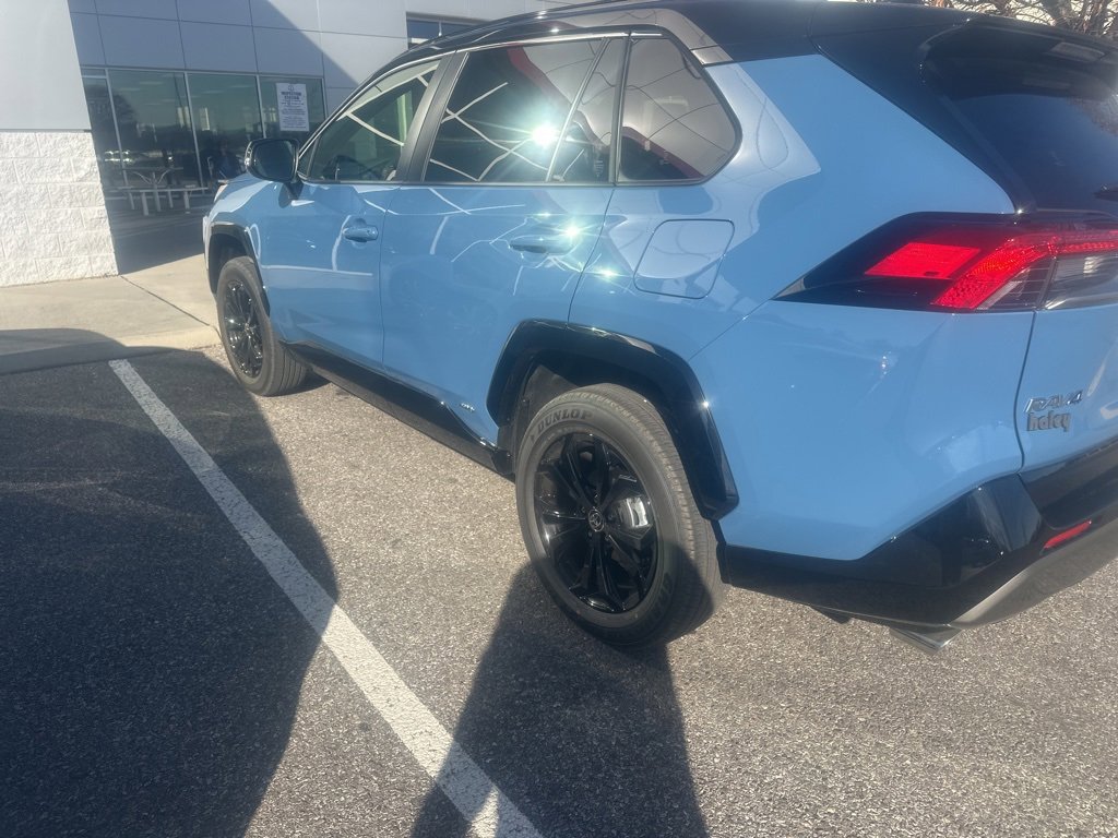 2025 Toyota RAV4 Hybrid XSE photo 4