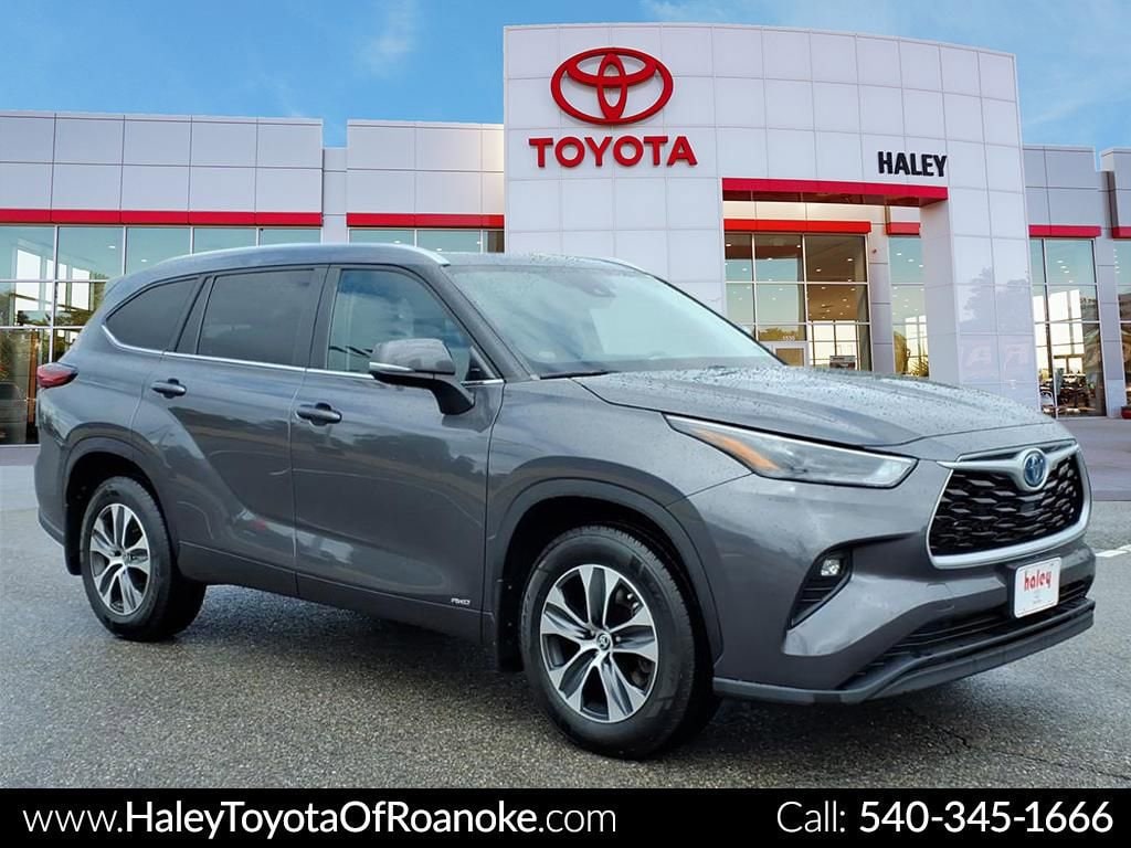 Used 2023 Toyota Highlander Hybrid XLE SUV