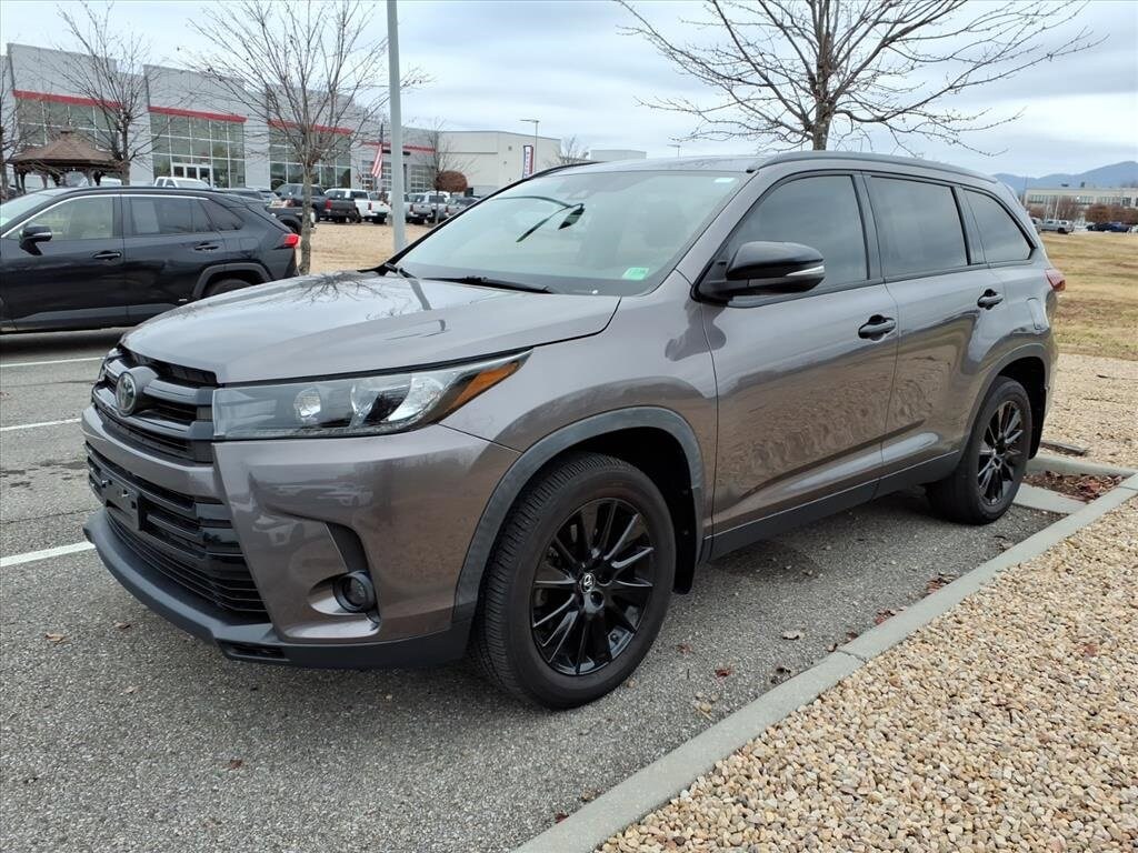 2019 Toyota Highlander SE photo 2