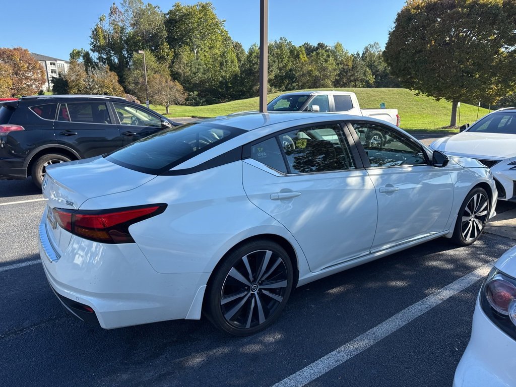 2022 Nissan Altima 2.5 SR photo 2