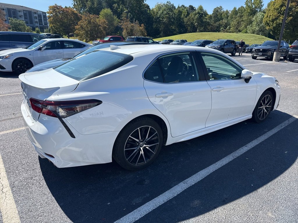 2024 Toyota Camry SE photo 3