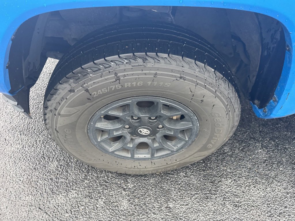 2020 Toyota Tacoma SR5 Double Cab photo 3