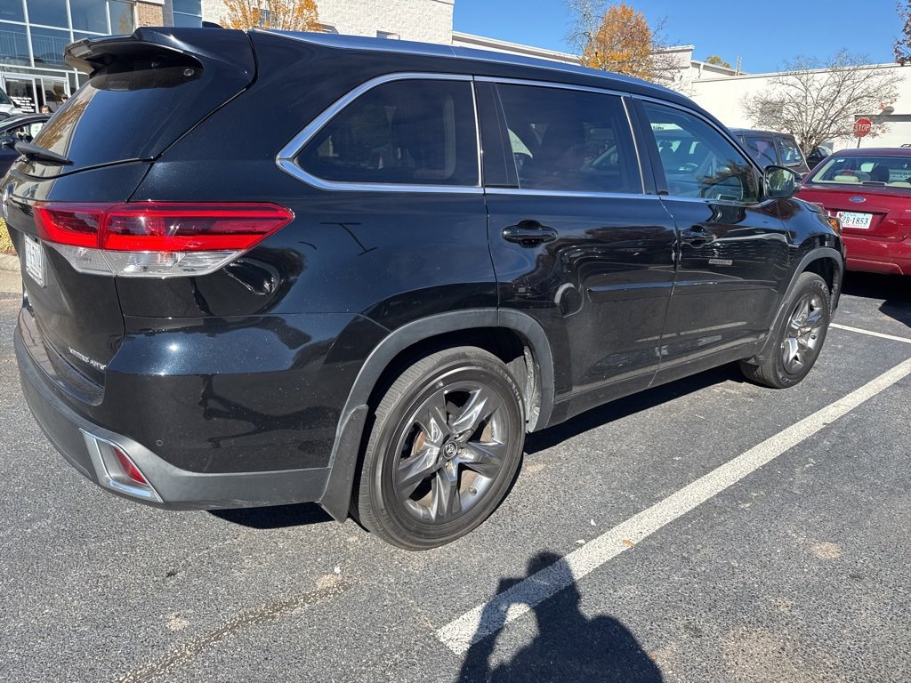 2019 Toyota Highlander Limited Platinum photo 3