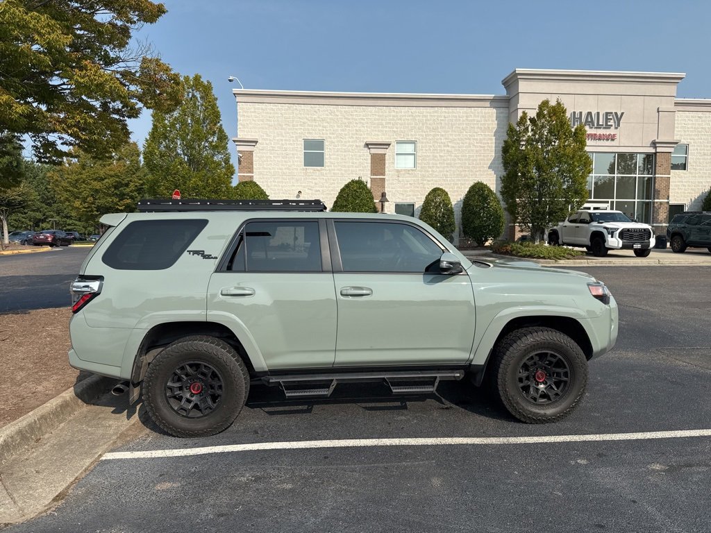 2022 Toyota 4Runner TRD Off-Road Premium photo 2