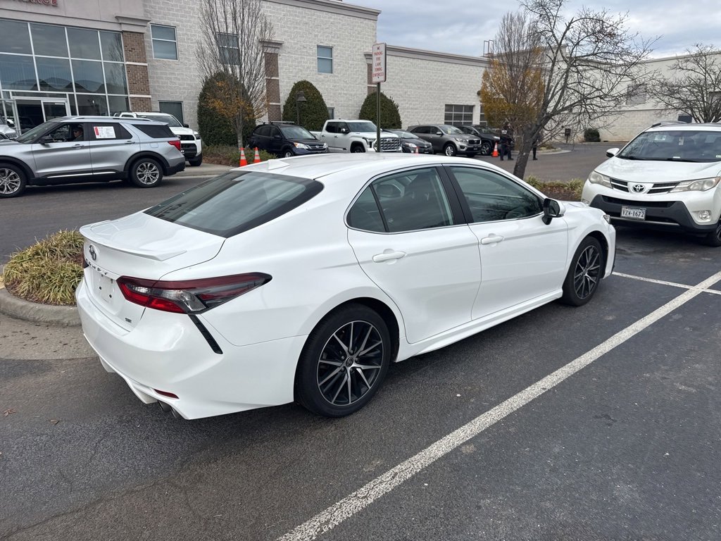 2023 Toyota Camry SE photo 3