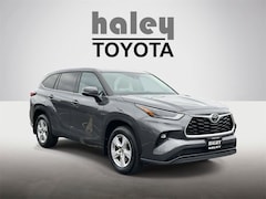 2022 Toyota Highlander LE SUV