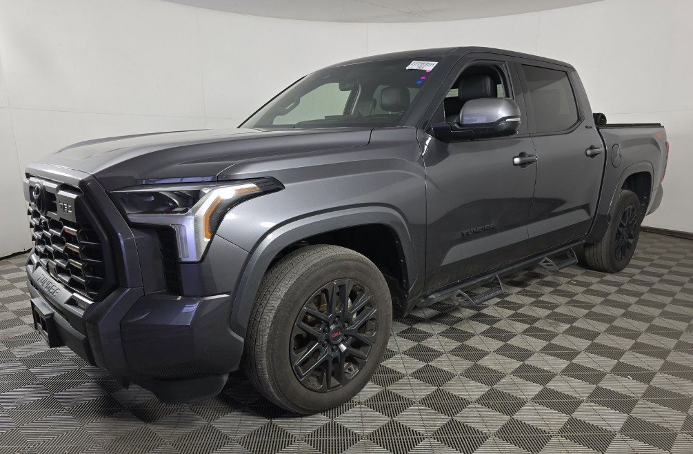 2023 Toyota Tundra SR5 CrewMax photo 2