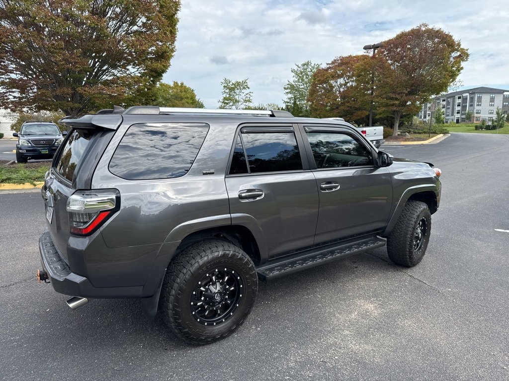 2020 Toyota 4Runner SR5 4WD photo 2