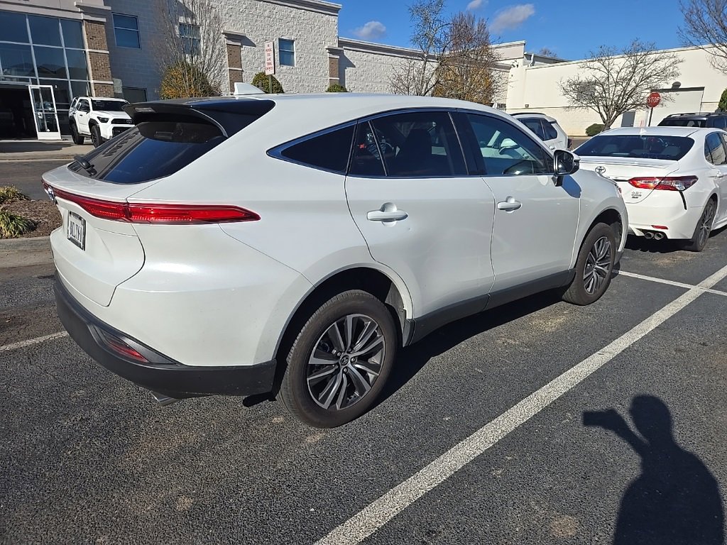 2023 Toyota Venza LE photo 2