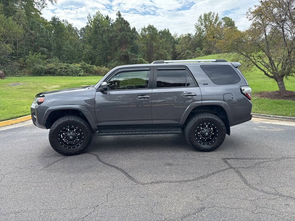 2020 Toyota 4Runner SR5 4WD photo 4