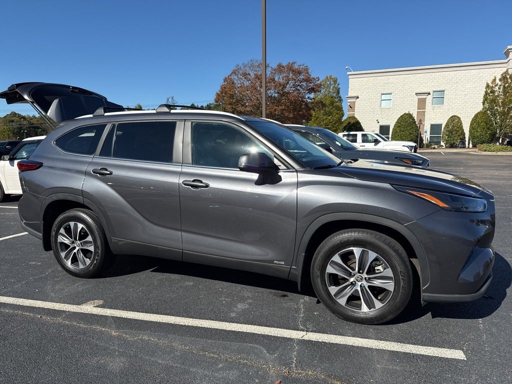 Used 2023 Toyota Highlander XLE SUV