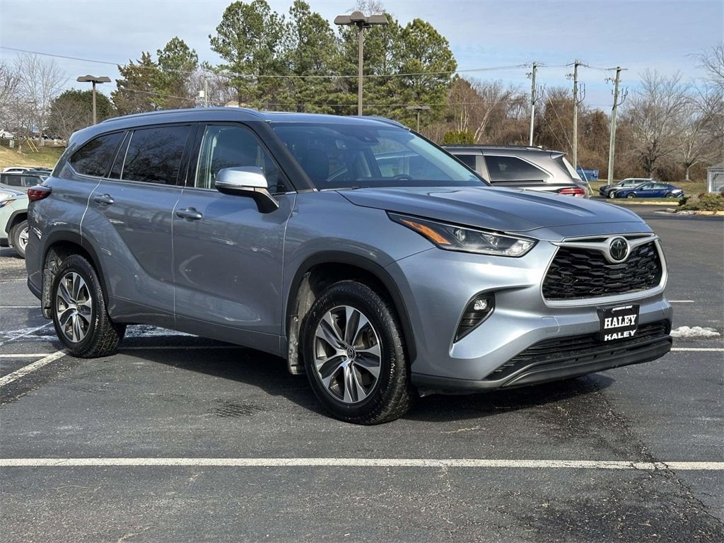 Used 2021 Toyota Highlander XLE SUV
