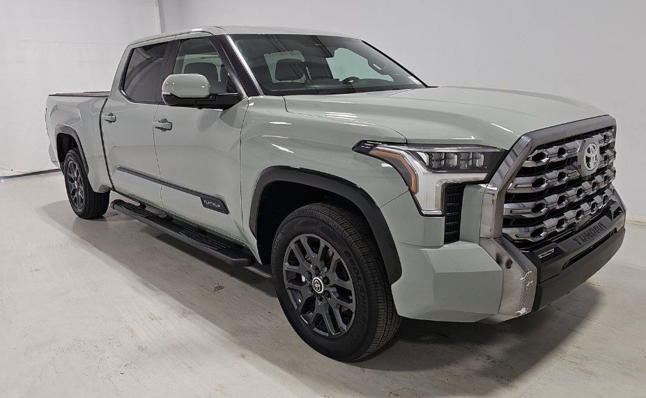 2024 Toyota Tundra Platinum CrewMax photo 2