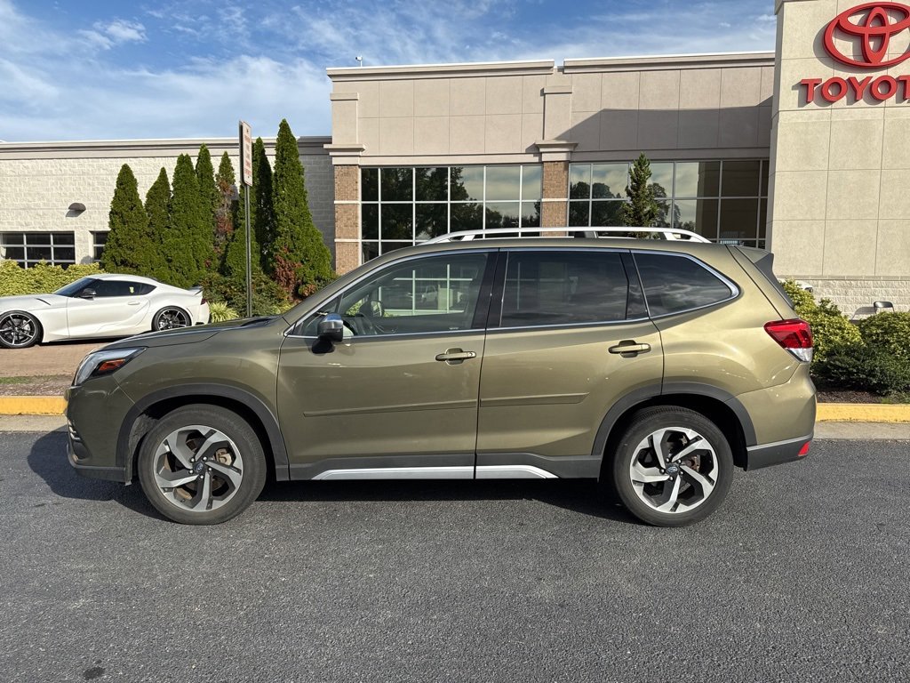 2022 Subaru Forester Touring photo 4