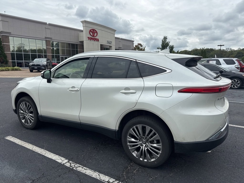 2022 Toyota Venza XLE photo 2