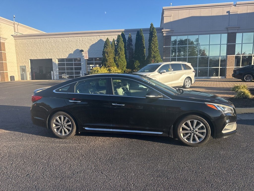 2017 Hyundai Sonata Limited photo 2