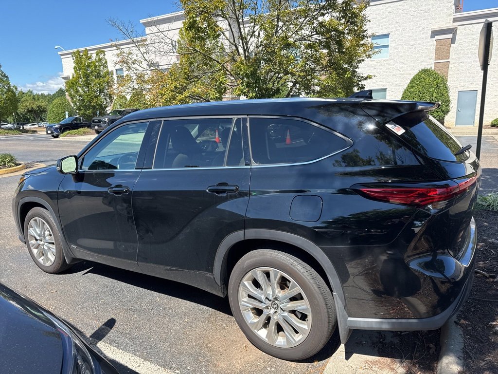 2023 Toyota Highlander Hybrid Limited photo 3