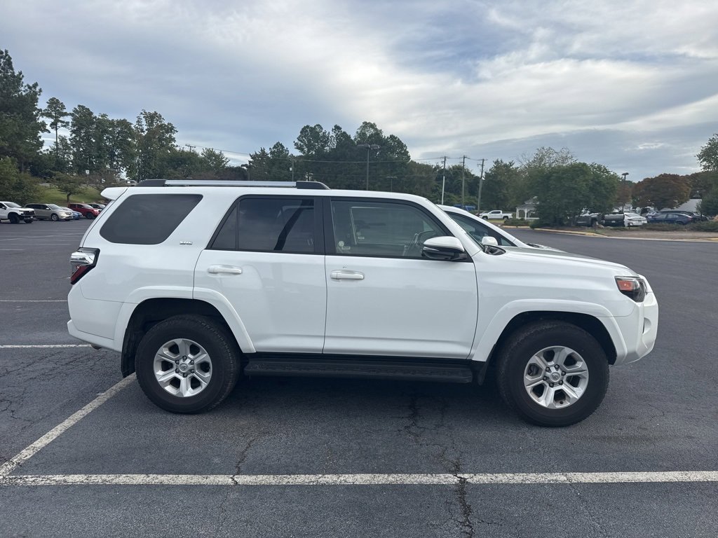 2024 Toyota 4Runner SR5 Premium photo 2
