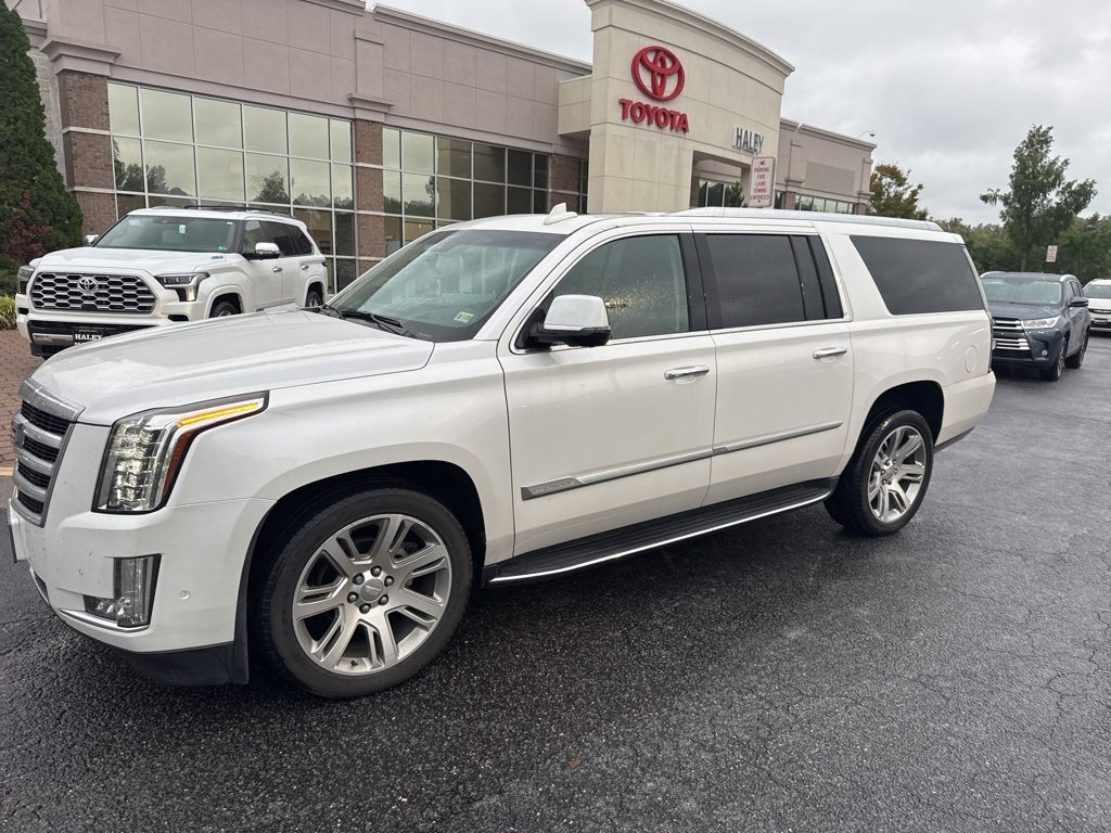 2019 Cadillac Escalade ESV Luxury photo 3